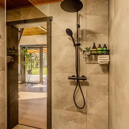 Willa Tindioru Tower Nogu